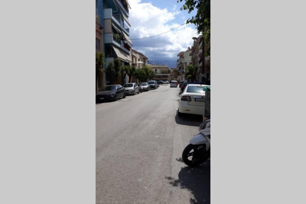 Bilocale - Δίχωρο Διαμέρισμα Δίπλα Στα Ψηλαλώνια Патра Экстерьер фото